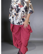 Load image into Gallery viewer, Stylische Hose in Bordeaux Größe 40 bis 60
