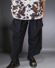 Load image into Gallery viewer, Stylische Hose in Schwarz Größe 40 bis 60