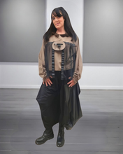 Lade das Bild in den Galerie-Viewer, H4 Kurztunika ausgefallen mit vielen Details- Größe 36 bis 50