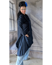 Load image into Gallery viewer, Jeansmantel in Dunkelblau Größe 44 bis 62