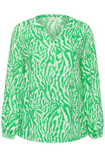Load image into Gallery viewer, Sportliche Viskose Eco Bluse in Bright Green Muster bis Gr 54 - Kaffe Curve