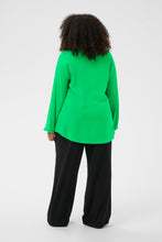 Lade das Bild in den Galerie-Viewer, Sportliche Viskose Eco Bluse in Bright Green Uni bis Gr 54 - Kaffe Curve
