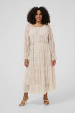 Load image into Gallery viewer, Romantisches Boho-Spitzenkleid im Stufen-Look – in Beige bis Gr 58