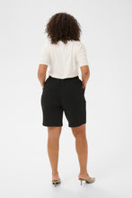 Load image into Gallery viewer, Elegante City-Shorts mit hohem Komfort in Schwarz - Kaffe Curve – bis Gr 60