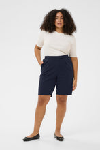 Load image into Gallery viewer, Elegante City-Shorts mit hohem Komfort in Marine - Kaffe Curve – bis Gr 60