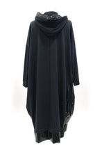 Lade das Bild in den Galerie-Viewer, Sweat Mantel von CN-G in Schwarz, mit Lackeinsätzen Onesized Größe 40 bis 64