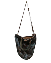 Lade das Bild in den Galerie-Viewer, Papucei Leder Handtasche Muno Jason brown