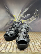 Load image into Gallery viewer, Papucei Sandale Aspen Black