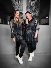 Load image into Gallery viewer, Hoodie mit Kapuze und ausgefallenem Design von CN-G/MG in 4 Größen bis Gr 62