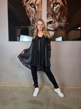 Load image into Gallery viewer, CN-G Bluse aus Spitze mit Lederapplikationen in 3 Größen bis Gr 60