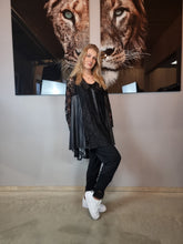 Load image into Gallery viewer, CN-G Bluse aus Spitze mit Lederapplikationen in 3 Größen bis Gr 60