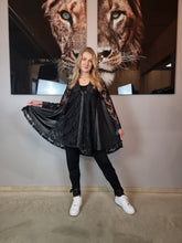 Load image into Gallery viewer, CN-G Bluse aus Spitze mit Lederapplikationen in 3 Größen bis Gr 60