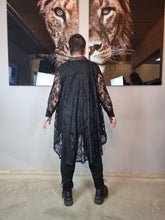 Load image into Gallery viewer, CN-G Bluse aus Spitze mit Lederapplikationen in 3 Größen bis Gr 60