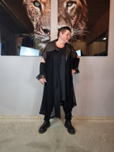 Load image into Gallery viewer, Dreiteiler bestehend aus Netzweste mit Unterkleid & Stulpen