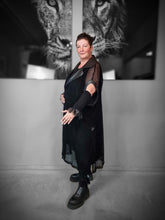 Load image into Gallery viewer, Dreiteiler bestehend aus Netzweste mit Unterkleid & Stulpen