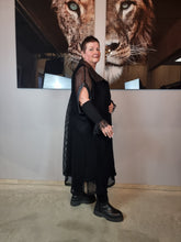 Load image into Gallery viewer, Dreiteiler bestehend aus Netzweste mit Unterkleid & Stulpen