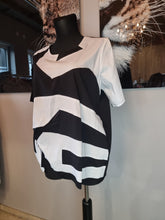 Load image into Gallery viewer, Tunika von Mädchenglück in 4 Farben bis Gr 64 jetzt im Sale