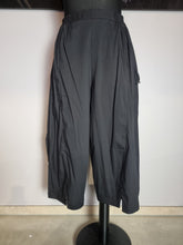 Load image into Gallery viewer, Bengalin Culotte Hose von Mädchenglück in 3 Farben