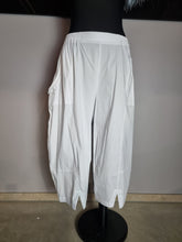Load image into Gallery viewer, Bengalin Culotte Hose von Mädchenglück in 3 Farben