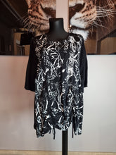 Load image into Gallery viewer, Mädchenglück Tunika in Schwarz mit Weiss- jetzt reduziert