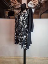 Load image into Gallery viewer, Mädchenglück Tunika in Schwarz mit Weiss- jetzt reduziert