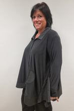 Load image into Gallery viewer, Blusentunika mit Druckknöpfen von CNG bis Größe 62 mit Memory und Lederoptik Einsatz