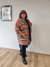 Lade das Bild in den Galerie-Viewer, 𝐒𝐚𝐥𝐞- Kischella Jacke in herbstlich-winterlichen Farben