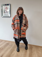 Lade das Bild in den Galerie-Viewer, 𝐒𝐚𝐥𝐞- Kischella Jacke in herbstlich-winterlichen Farben