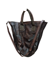 Lade das Bild in den Galerie-Viewer, Papucei Leder Handtasche Muno Jason brown