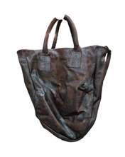 Lade das Bild in den Galerie-Viewer, Papucei Leder Handtasche Muno Jason brown