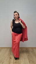 Lade das Bild in den Galerie-Viewer, Stylischer Maxi Rock in Rot Größe 42 bis 62/64 - Studio