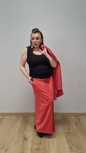 Lade das Bild in den Galerie-Viewer, Stylischer Maxi Rock in Rot Größe 42 bis 62/64 - Studio