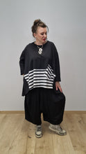 Lade das Bild in den Galerie-Viewer, Vokuhila Tunika Onesize Oversize mit Streifen Gr 40 bis 64