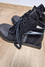 Load image into Gallery viewer, Papucei High Top Sneaker in Schwarz bis Gr 42
