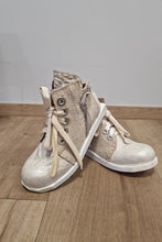 Load image into Gallery viewer, Papucei High Top Sneaker in beige bis Gr 42