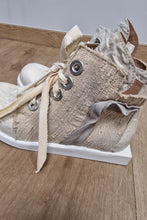 Load image into Gallery viewer, Papucei High Top Sneaker in beige bis Gr 42