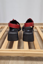 Lade das Bild in den Galerie-Viewer, Papucei Dimini in Rot mit Vintage Schwarz bis Gr 42