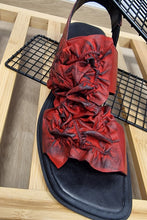 Lade das Bild in den Galerie-Viewer, Papucei Dimini in Rot mit Vintage Schwarz bis Gr 42