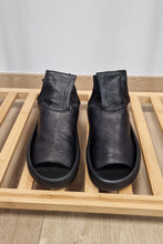 Load image into Gallery viewer, Papucei Ioni in Schwarz bis Gr 42