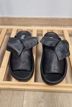 Load image into Gallery viewer, Papucei Ioni in Schwarz bis Gr 42