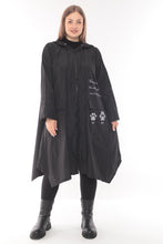 Load image into Gallery viewer, Mädchenglück Hund und Katze Regenmantel in 2 Farben Weiss und Schwarz