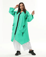 Load image into Gallery viewer, Kollektion Mädchenglück Sommer Trenchcoat von unserem Label Mädchenglück in Smaragd bis Größe 58/60