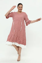 Load image into Gallery viewer, Kleid mit Crash/ Crinkle Effekt in Altrosa von Mädchenglück