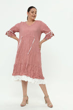 Load image into Gallery viewer, Kleid mit Crash/ Crinkle Effekt in Altrosa von Mädchenglück
