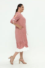 Load image into Gallery viewer, Kleid mit Crash/ Crinkle Effekt in Altrosa von Mädchenglück