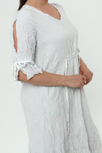 Load image into Gallery viewer, Kleid Crash/ Crinkle Effekt in grau von Mädchenglück