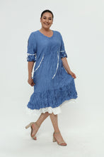 Load image into Gallery viewer, Kleid in Crash/ Crinkle Optik von Mädchenglück in blau bis Größe 58
