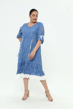 Load image into Gallery viewer, Kleid in Crash/ Crinkle Optik von Mädchenglück in blau bis Größe 58