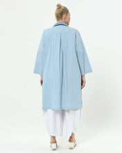 Load image into Gallery viewer, Sommer Trenchcoat Eisblau von unserem Label Mädchenglück bis Größe 58
