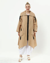 Load image into Gallery viewer, Trenchcoat in Erdfarben von unserem Label Mädchenglück